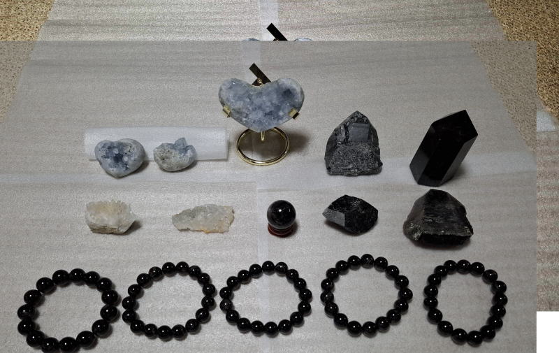 【2025年9月17日】入荷商品のお知らせセレスタイト・黒水晶（モリオン）六角柱・原石・ブレスレット・丸玉）、水晶クラスターが入荷しました。