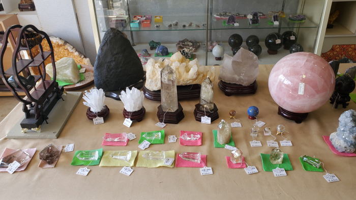 レインボー(虹)入り天然水晶六角柱・丸玉、天然シトリン六角柱ほか|天然石専門店アプール|茨城県