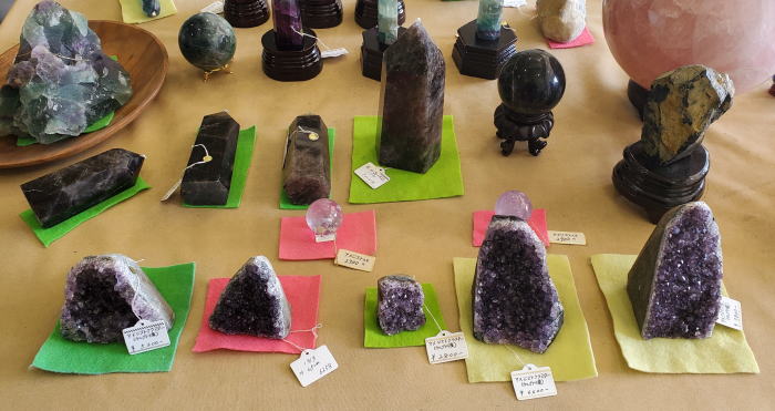 アメジストクラスター・フローライト・天然黒水晶六角柱ほか｜天然石専門店アプール｜茨城県