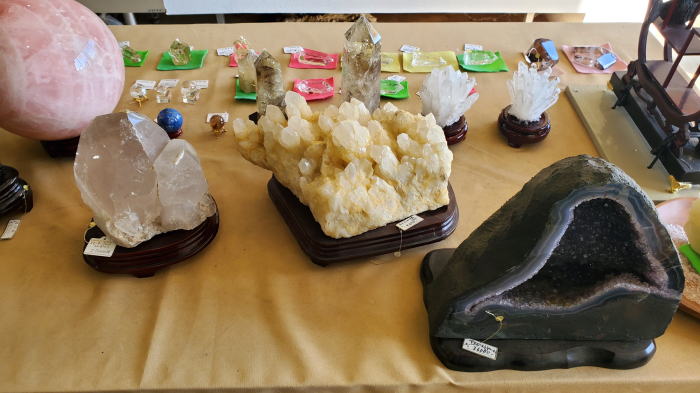 アメジストドーム・カテドラル水晶・天然水晶クラスターほか｜天然石専門店アプール｜茨城県