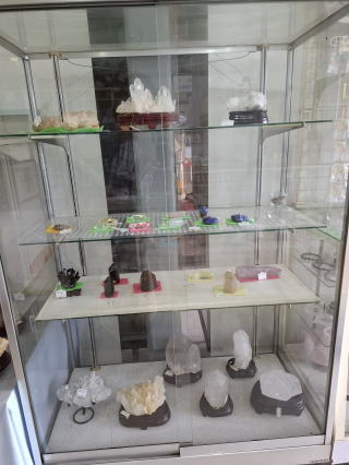 水晶クラスター・黒水晶クラスター・各6角柱ほか