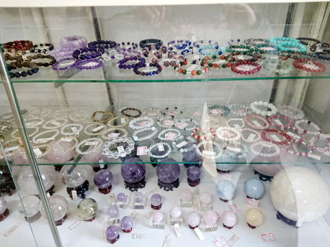 水晶・シトリン・丸玉の置物、アメジスト・ローズクォーツ・ブルーカルサイト・トパーズ