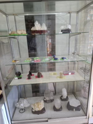 水晶クラスター・黒水晶クラスター・各6角柱ほか