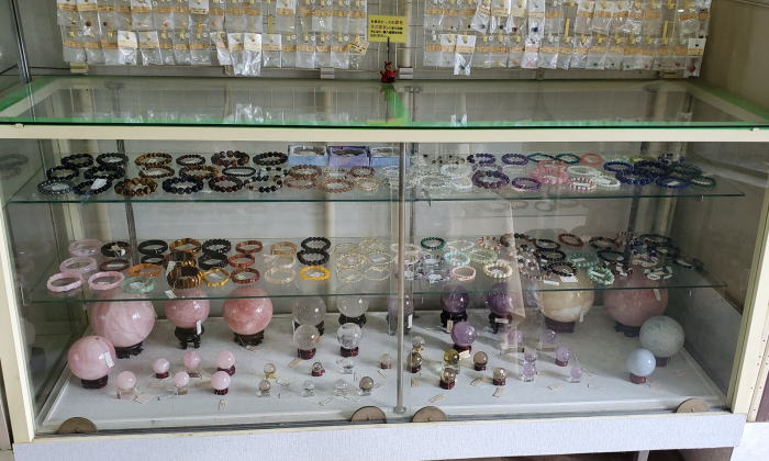 天然石のアプール　店舗内の各種商品紹介３